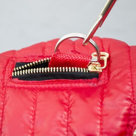 Alaska rojo detalle abertura